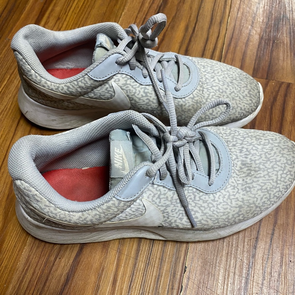 Nike Roshe sneakers, women’s size 8